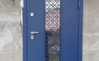 дверь входная с кованой ажурной решеткой